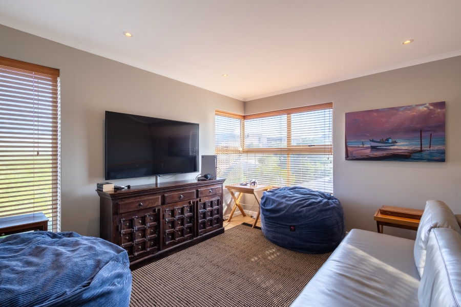 4 Bedroom Property for Sale in Whale Rock Beach Western Cape